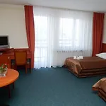 Hotel Pod Jedlami 3*