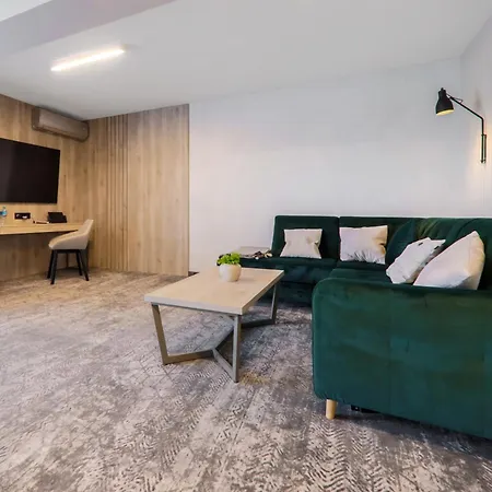 Hotel Pod Jedlami 3*