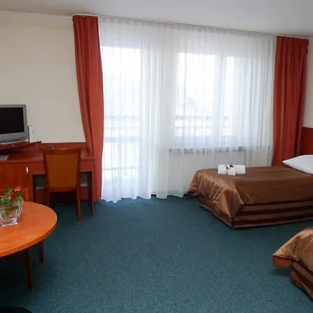 Hotel Pod Jedlami 3*