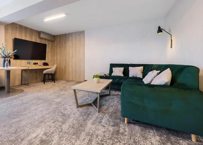 Hotel Pod Jedlami 3*