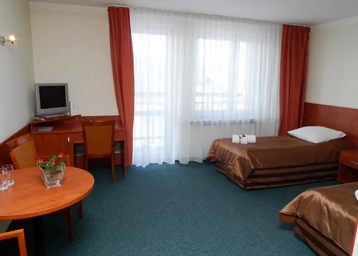 Hotel Pod Jedlami 3*